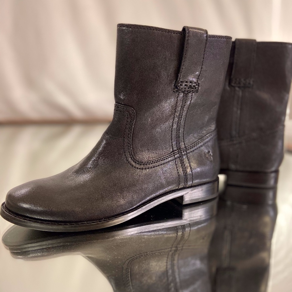 FRYE Anna Short Bootie